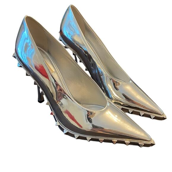 Valentino Garavani Rockstud Pointed Toe Pumps Stiletto Heel Statement 39.5/9.5